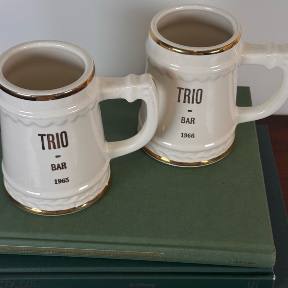 Vintage Gold Trimmed Ceramic Mug 1965 1966 Set - Picture 5 of 8